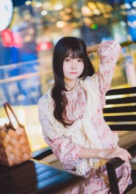 近距离偷拍多位美女嘘嘘_BD国语免费全集观看